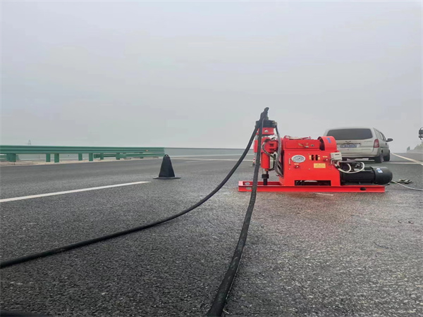 青松乡马路路基路面开裂下沉注浆加固灌浆